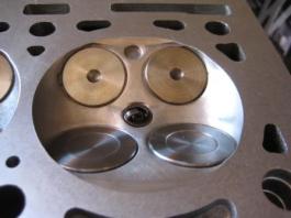 camara de culata de motor 16 valvulas adaptada para mayor rendimiento y mayor compresion